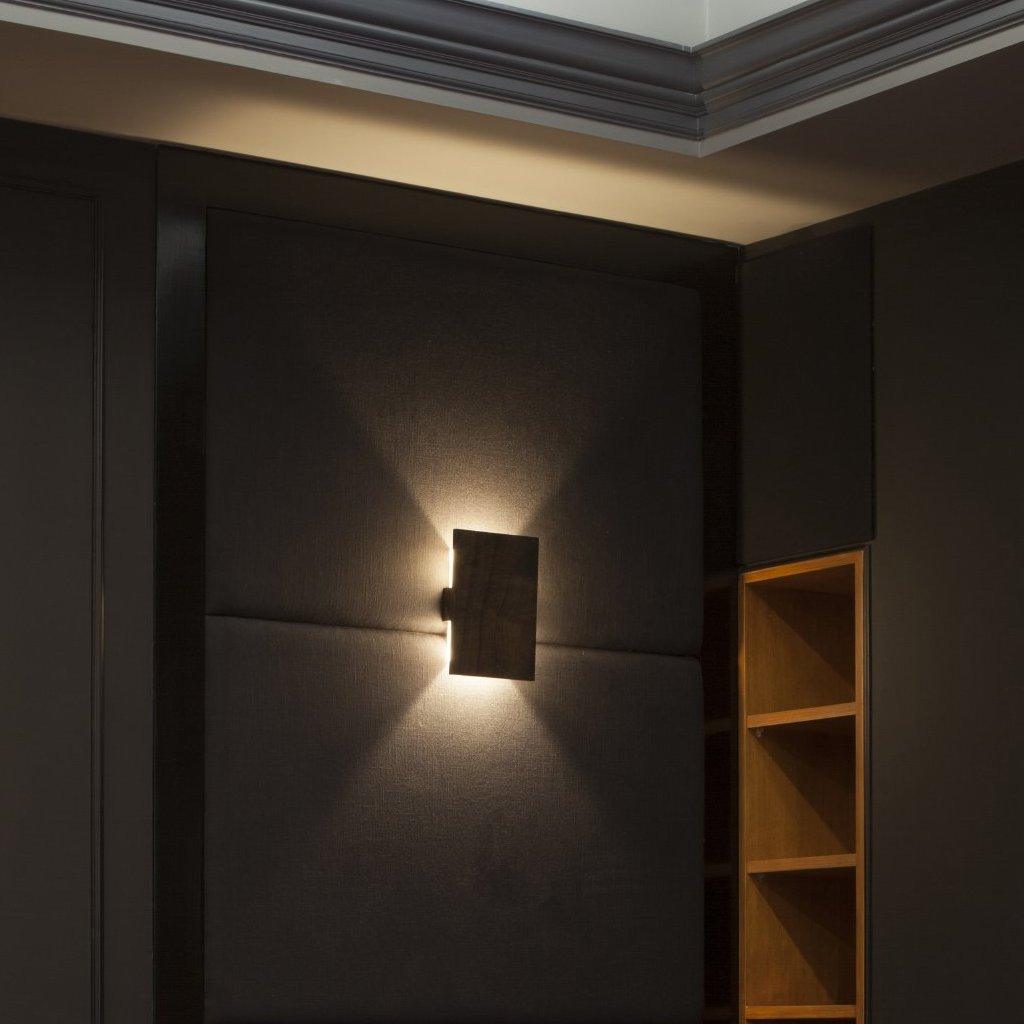 Tersus Sconce